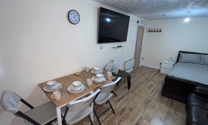 Central Aberdeen Apartment | Two large bedrooms near University Of Aberdeen