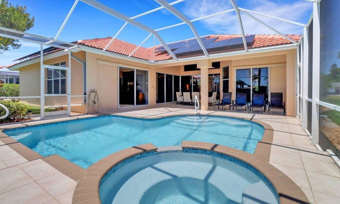 Caloosahatchee House | Two Master Suites! Heated Pool & Spa on Gulf Access Canal! Over $125 of Free Daily Activities!