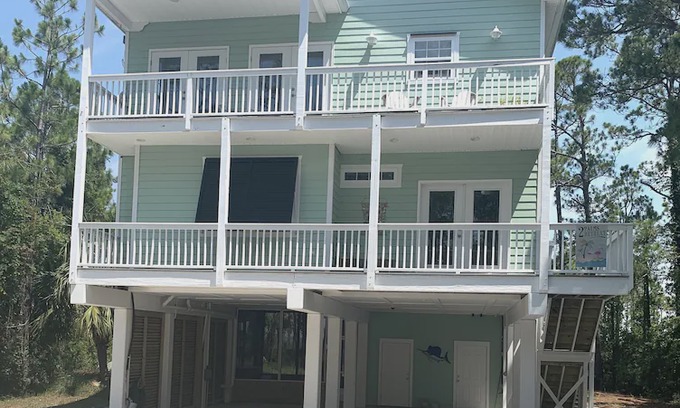 East End House | Two Palms Retreat - 4BR 3BA SGI Beach, Dog Friendly Home with Amazing Bay Views!