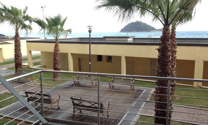 Albenga Apartment | Two-room apartment by the sea