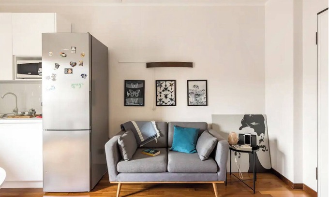 Historic Centre Apartment | Two-room apartment + Garage 500 mt from "PORTA SUSA" Railway Station, AC, Balcony