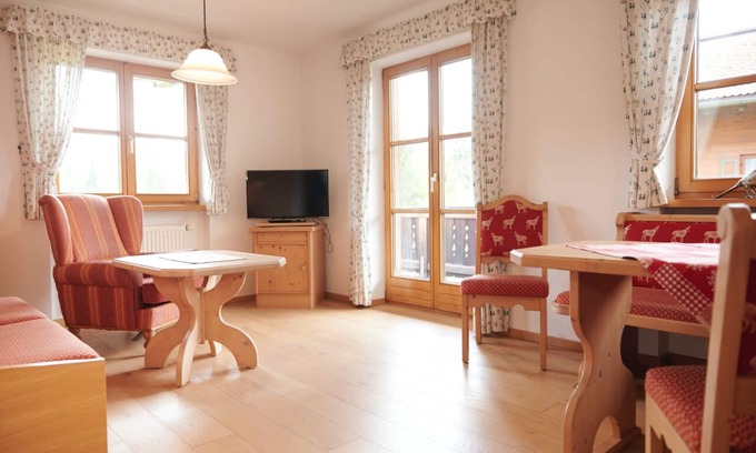 Groissenbach Apartment | Two-room vacation apartment 50sqm, south-west facing balcony with mountain panorama