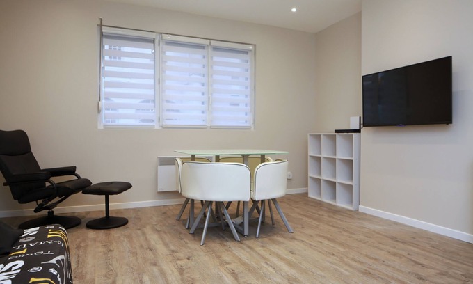 Calais Apartment | TWO-ROOMED FLAT WITH SELF CHECK IN & WIFI