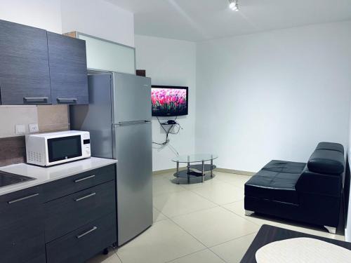 Bat Yam Apartment | Two Rooms unit in Bat-Yam 5 mins from the beach