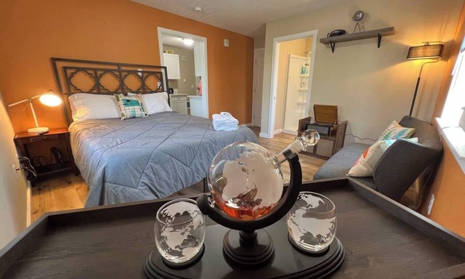 Central Area Apartment | Two side-by-side apartments