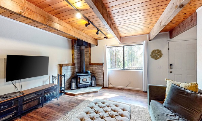 Camp Connell Condo | Two-story dog-friendly condo with balcony, washer/dryer, & full kitchen