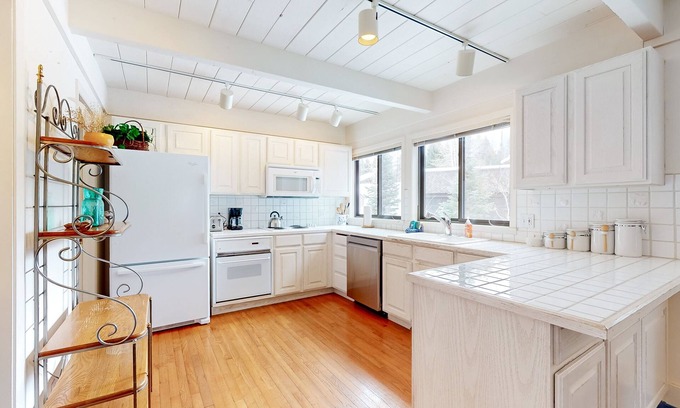 Sun Valley Condo | Two-story ski chalet in prime locale by the village with deck & fireplace