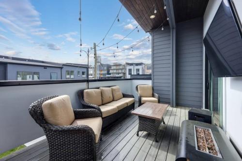 Edgehill House | Two Townhomes Blue Dreams and Rustic Elegance