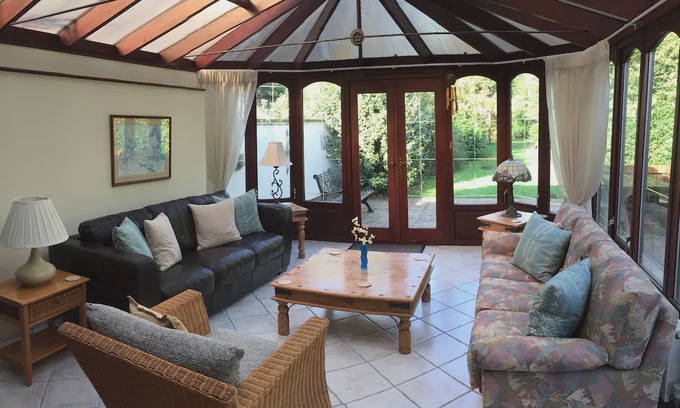 Aldringham Cabin | TWOTHEFOLLIES Cottage, secluded location near Aldeburgh, Saturday changeover