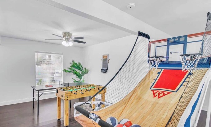 North San Antonio - SAT House | TX1 House Sauna & Game Room Fun For Groups