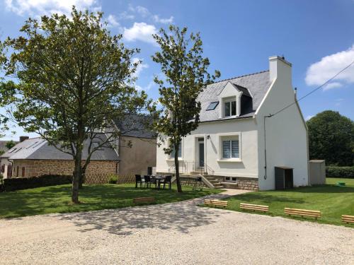 Plonevez-Porzay House | Ty Albertine - Maison de campagne rénovée proche de la mer
