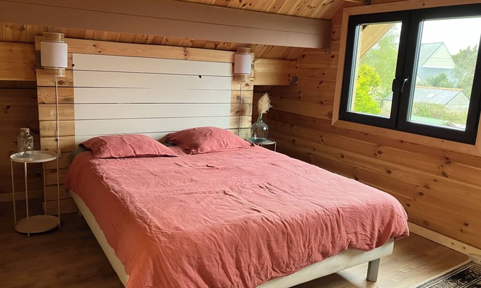 Plougrescant Ski Chalet | TY COZ PENN AR BED wooden house on the Plougrescant peninsula