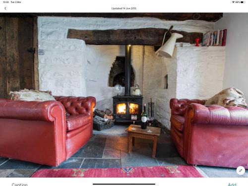 Talybont-on-Usk Apartment | Ty Fferm Hen, Ancient Farmhouse, Coity Bach