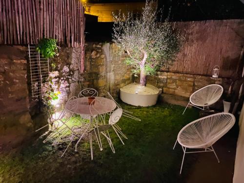 Vannes Apartment | TY LAUMANN petite maison jardin sur le port de vannes avec Parking souterrain