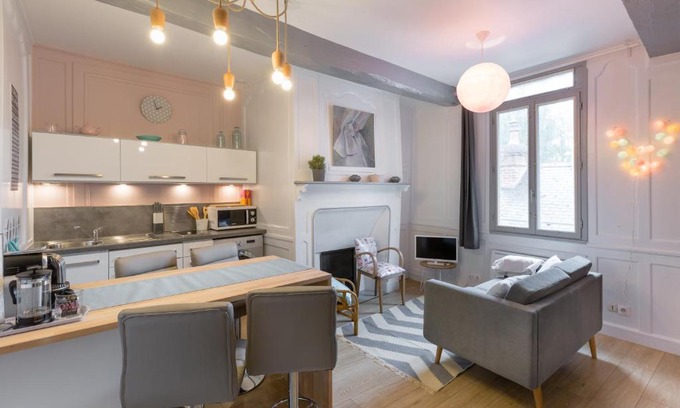 Centre Apartment | Ty Melaine by Cocoonr