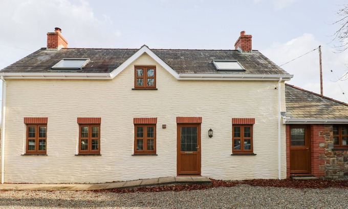 Boncath Cottage | TY MELYN, pet friendly, character holiday cottage in Boncath