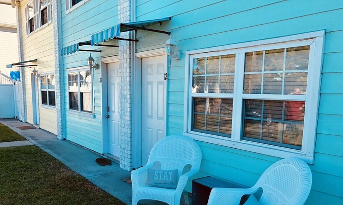 Tybee Island Condo | Tybee Time is the place to be for Spring Break! Great Rates, Book today!☀️