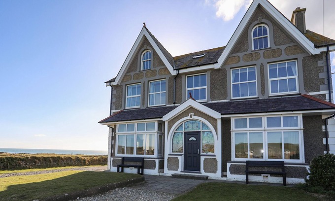 Llanengan Cottage | TYN DON, pet friendly, character holiday cottage in Abersoch