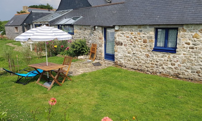 Crozon House | Typical Breton cottage in a hamlet on Cap de la Chèvre