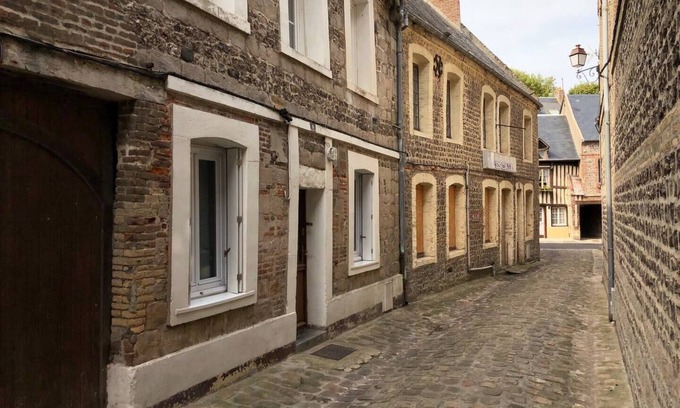 Saint-Valery-en-Caux Apartment | Typical house in the center of Saint Valery