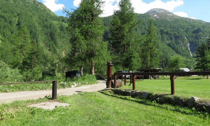 Courmayeur Ski Chalet | Typical mountain hut.