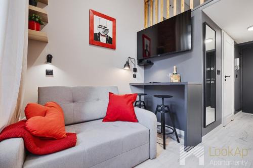Lodz Apartment | U Fabrykanta by LookAp
