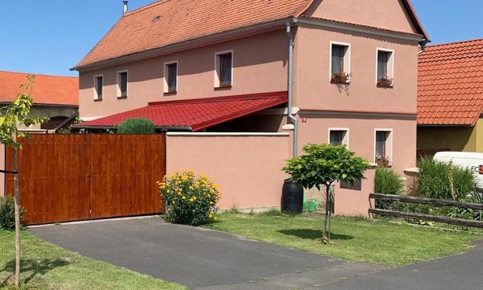Hostka House | Ubytování Bauštel
