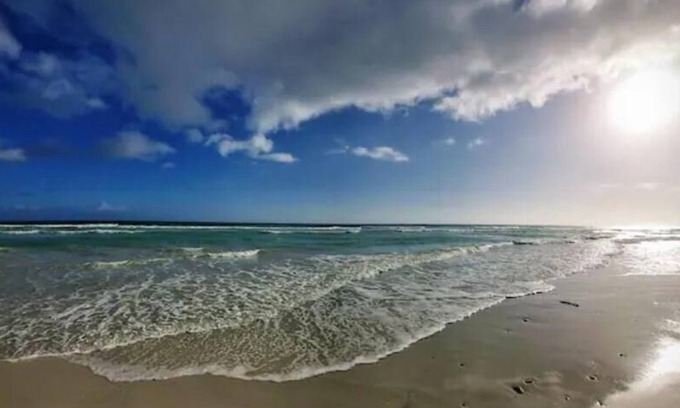 Pearly Beach House | Uitwaaien Beach Cottage - 250m from the beach!