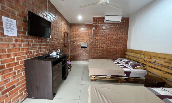 Kubu House | Ujud Sepakat Homestay