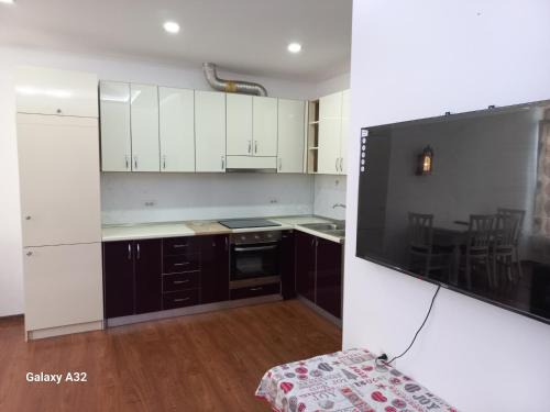 Tirana Apartment | Ulliri 2