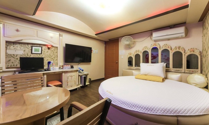 Nam-Gu Hotel | Ulsan Mugeodong Aram