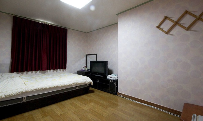 Nam-Gu Hotel | Ulsan Samsan River