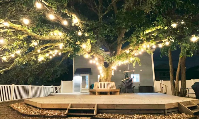 Cherry Grove Beach House | Ultimate 4-bedroom vacay home, walk to beach, fenced in yard