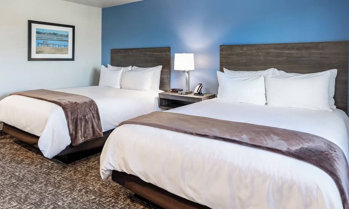Mitchell Hotel | Ultimate Comfort with Full Kitchen, Fridge, and Outdoor Grill – Near Corn Palace