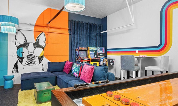 Branson West House | ULTIMATE Family Reunion! 5min to SDC ▪ Game Room ▪ Golf ▪ 3 Pools ▪ Pool Table