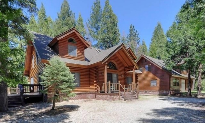 Shingletown House | Ultimate Lassen House! Cedar Hot Tub! Private Trout Stream! 20 Acres of Woods!