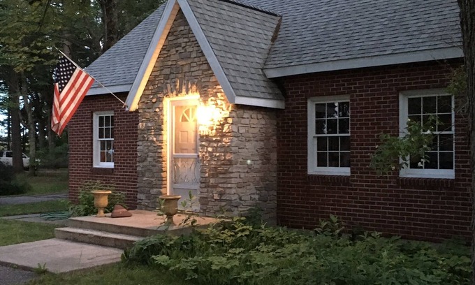 Cadillac Cottage | Ultimate Location for Up North Relaxation & Fun!