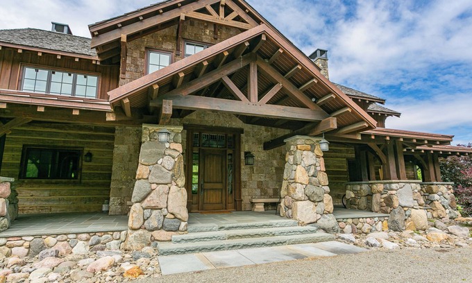 Penn Yan Cabin | Ultimate Luxury Lodge on Keuka Lake - minutes to golfing, shopping, dining