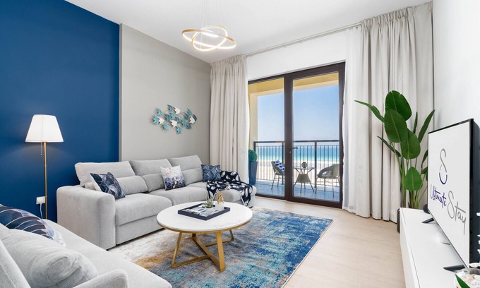 Dubai Apartment | Ultimate Stay/4 People/Beachfront/Sea View