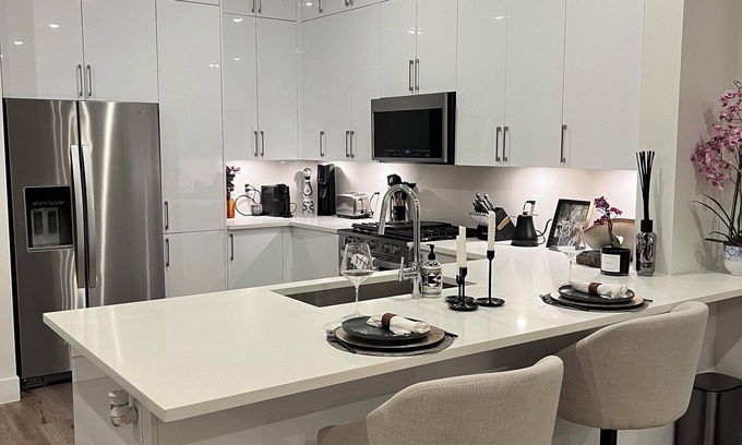 Bouldin Apartment | Ultra Chic 1-bedroom apartment with AC, fitness room in cool Austin