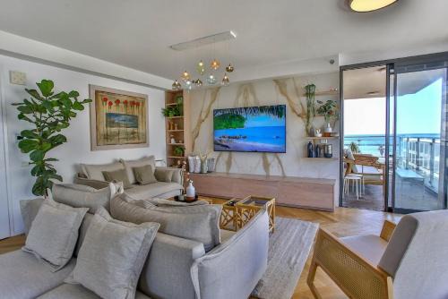 Kerem HaTeimanim Apartment | Ultra Luxury 3BR Beach Apartment