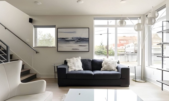 Atlantic House | Ultra Stylish 3br w/ Rooftop 15min to Pike Place