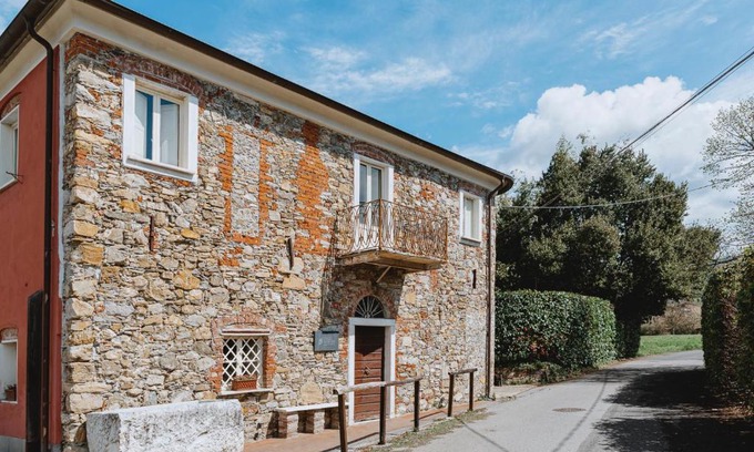 Sarzana House | Un Angelo Alla Mia Tavola