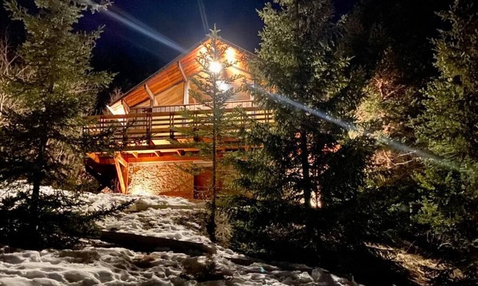 Le Sauze Ski Chalet | Un Chalet Chaleureux Dans un Écrin de Nature
