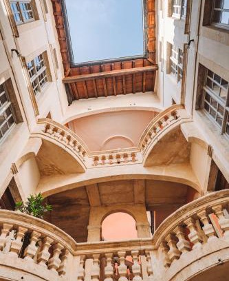 Nimes City Centre Apartment | Un Joyau Occitan by Les Demeures de Rachel
