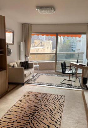 Faubourg-du-Roule Apartment | Un studio de luxe Les Champs Elysées