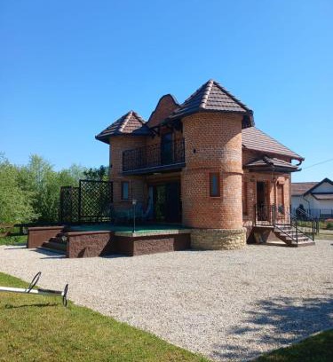 Bosanska Dubica House | Una, Home on river bank