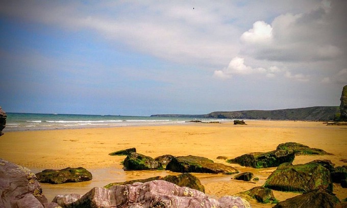 Lusty Glaze House | UNBEATABLE LOCATION : OHANA BEACH HOUSE. VOTED UK BEST BEACH