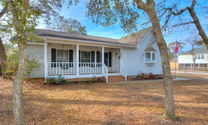 Tranquil Harbour House | Uncle Billy's Hideaway / Water Way Views and More!