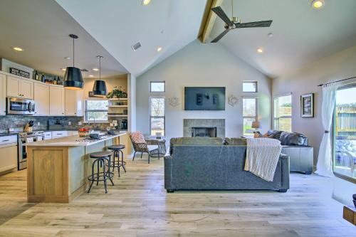 Fredericksburg Apartment | Uncorked Ranch Hill Country Home 1 Mi to Winery